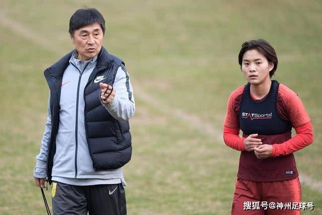紧张的对决！闫安和张继科在百分大战中惜败郑荣植和梁俨苧